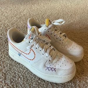 RARE Nike Air Force 1 ‘07 SE Women’s 6.5 NIB white/sail/green glow/safety orange